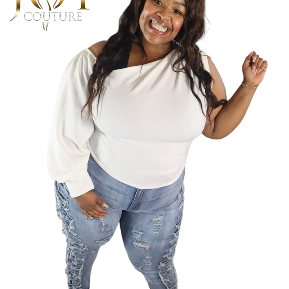 The "Classy Yet Sassy" Top - Picture 8 of 10